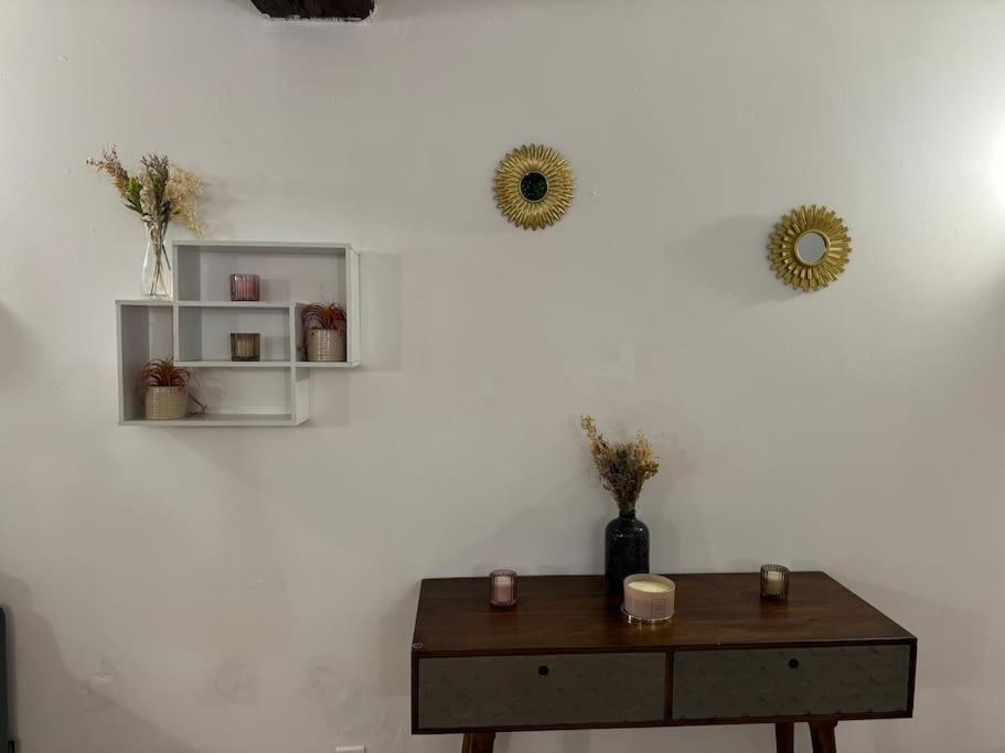 Appartement T2 Cosy Centre-Ville Pernes-les-Fontaines Buitenkant foto